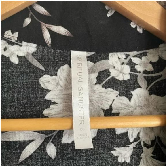 Spiritual Gangster Women's Black/Grey/White Floral Print MAYA Kimono, One Size - Picture 7 of 7